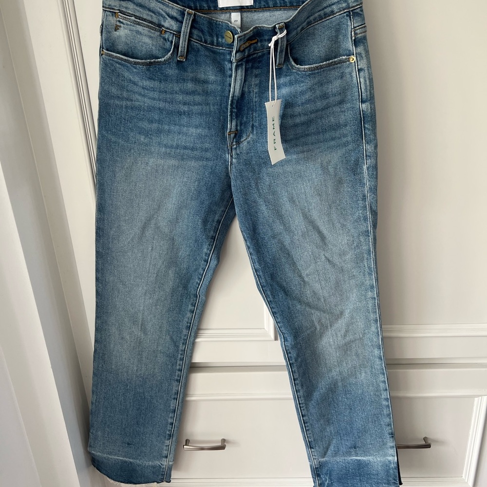 Frame cropped Jean